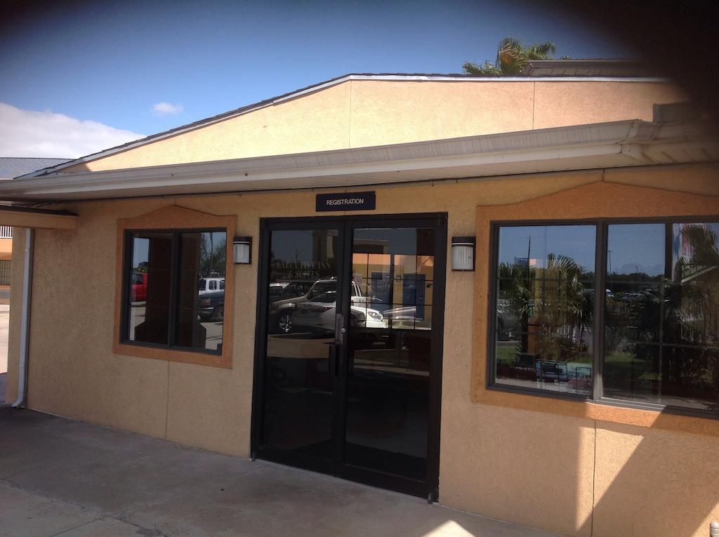 Executive Inn Groves Exterior foto
